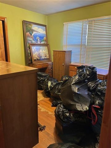 811 NE Barry Road, Kansas City, MO 64155