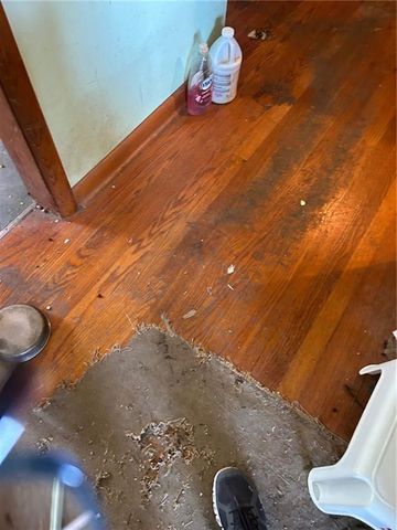 811 NE Barry Road, Kansas City, MO 64155