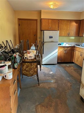 811 NE Barry Road, Kansas City, MO 64155