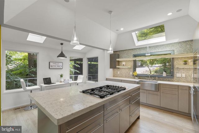 5517 MOHICAN RD, Bethesda, MD 20816
