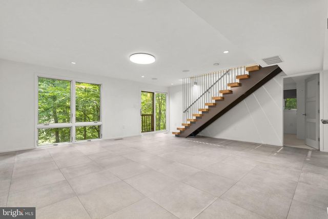 5517 MOHICAN RD, Bethesda, MD 20816