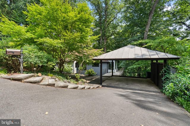 5517 MOHICAN RD, Bethesda, MD 20816