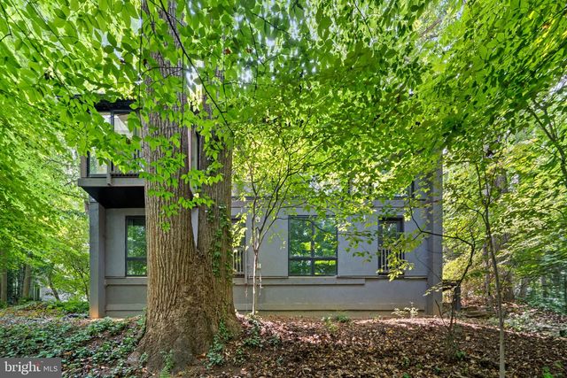 5517 MOHICAN RD, Bethesda, MD 20816