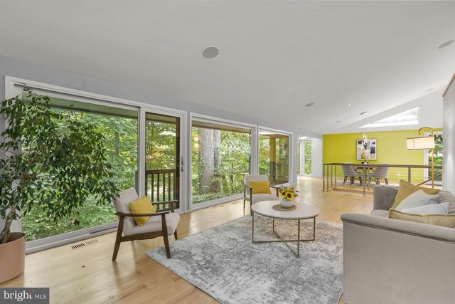 5517 MOHICAN RD, Bethesda, MD 20816