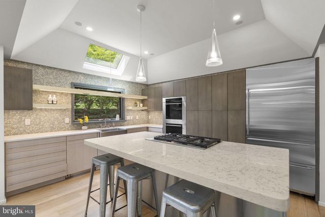 5517 MOHICAN RD, Bethesda, MD 20816