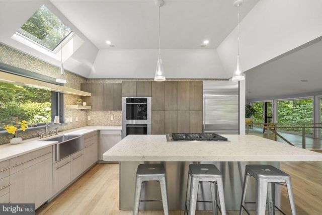 5517 MOHICAN RD, Bethesda, MD 20816