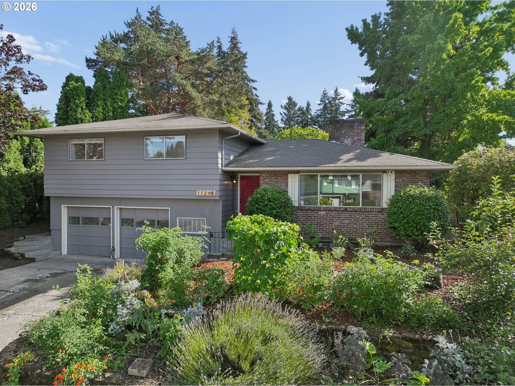 11240 Ne COUCH Ct, Portland, OR 97220