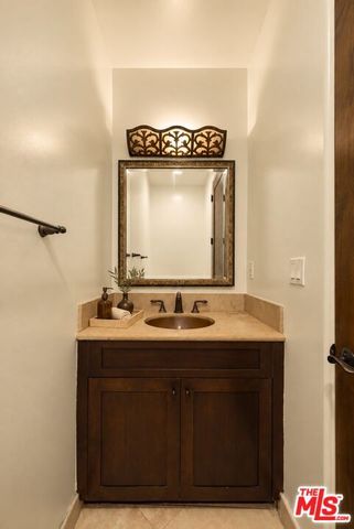 2255 Fox Hills Drive 100, Los Angeles, CA 90064