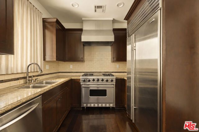 2255 Fox Hills Drive 100, Los Angeles, CA 90064