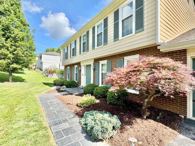 5389 Luwana DR, Roanoke, VA 24018