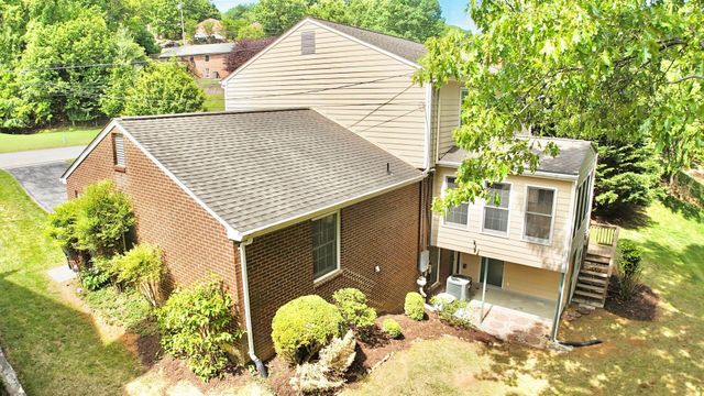 5389 Luwana DR, Roanoke, VA 24018
