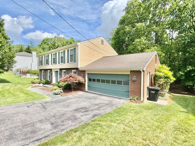 5389 Luwana DR, Roanoke, VA 24018