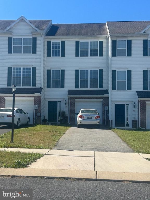 304 CAPE CLIMB, York, PA 17408