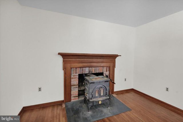 982 FAIRVIEW RD, Glenmoore, PA 19343