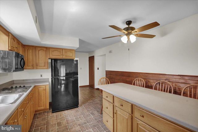 982 FAIRVIEW RD, Glenmoore, PA 19343