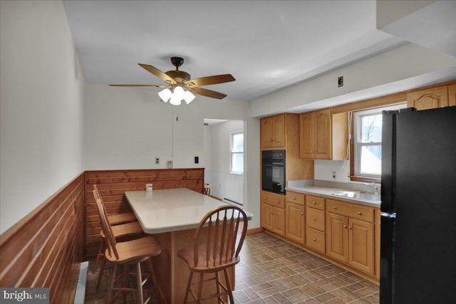 982 FAIRVIEW RD, Glenmoore, PA 19343