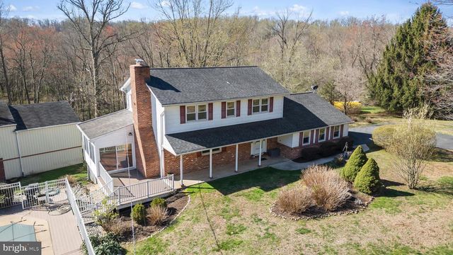 982 FAIRVIEW RD, Glenmoore, PA 19343