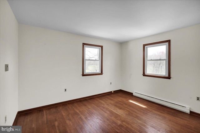 982 FAIRVIEW RD, Glenmoore, PA 19343