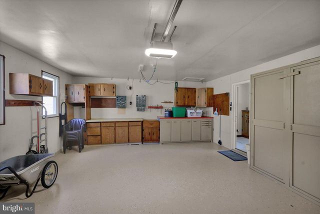 982 FAIRVIEW RD, Glenmoore, PA 19343