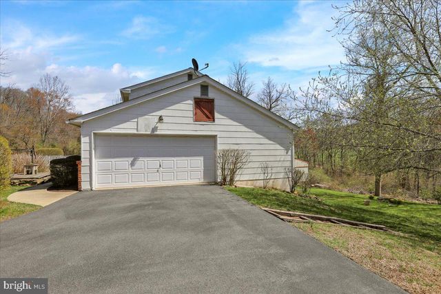 982 FAIRVIEW RD, Glenmoore, PA 19343