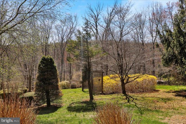 982 FAIRVIEW RD, Glenmoore, PA 19343