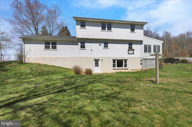 982 FAIRVIEW RD, Glenmoore, PA 19343