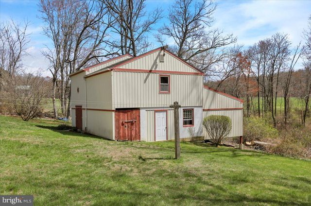 982 FAIRVIEW RD, Glenmoore, PA 19343