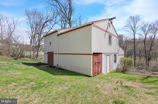 982 FAIRVIEW RD, Glenmoore, PA 19343