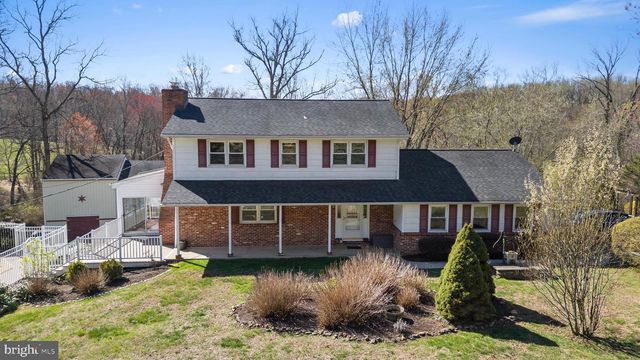 982 FAIRVIEW RD, Glenmoore, PA 19343