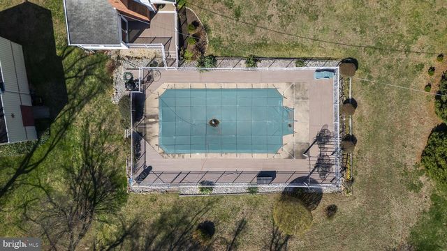 982 FAIRVIEW RD, Glenmoore, PA 19343