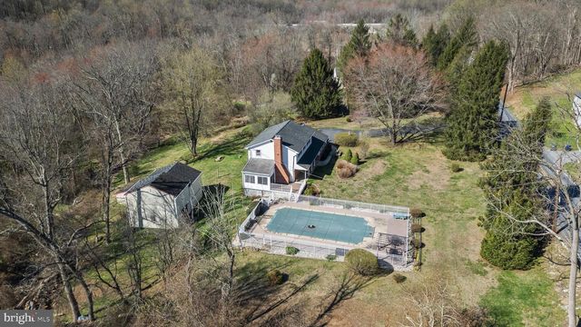 982 FAIRVIEW RD, Glenmoore, PA 19343