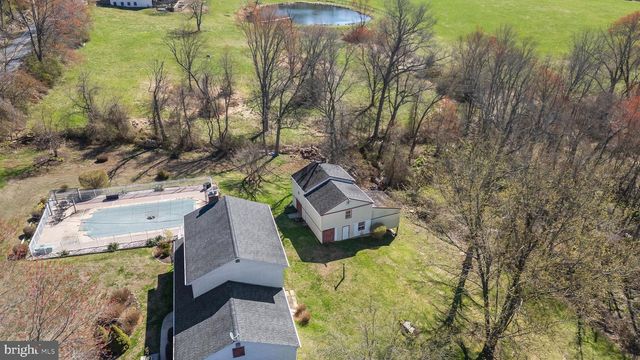 982 FAIRVIEW RD, Glenmoore, PA 19343