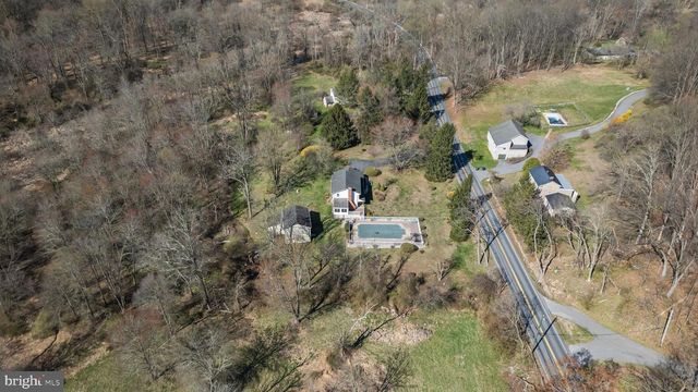 982 FAIRVIEW RD, Glenmoore, PA 19343