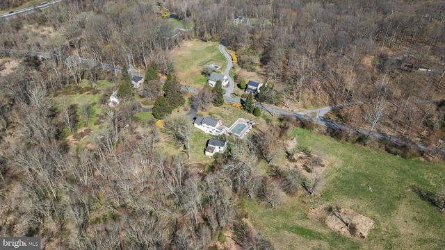 982 FAIRVIEW RD, Glenmoore, PA 19343