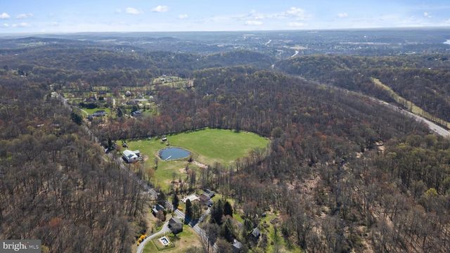 982 FAIRVIEW RD, Glenmoore, PA 19343