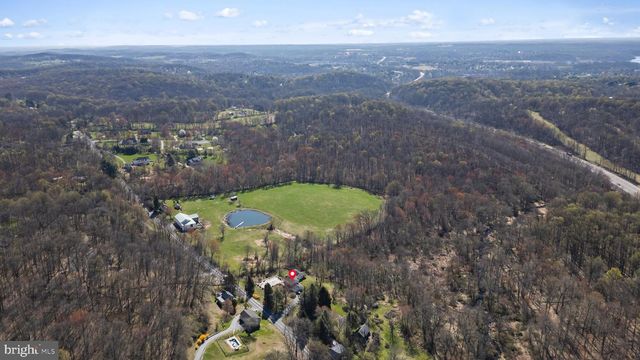 982 FAIRVIEW RD, Glenmoore, PA 19343