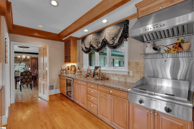 121 Montgomery Drive, Spartanburg, SC 29302