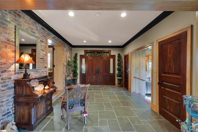 121 Montgomery Drive, Spartanburg, SC 29302