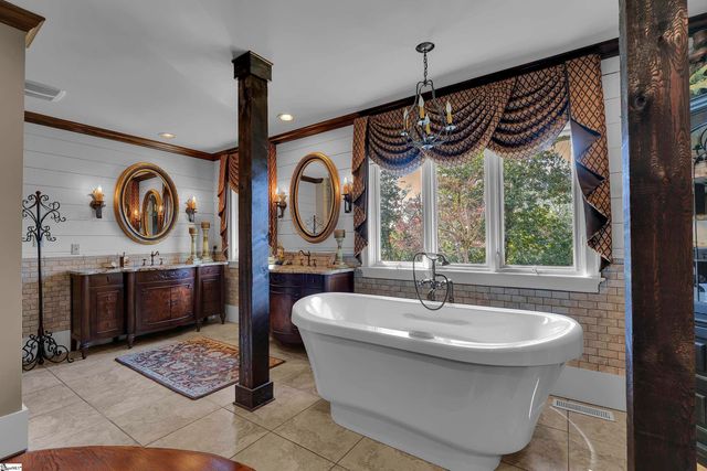 121 Montgomery Drive, Spartanburg, SC 29302