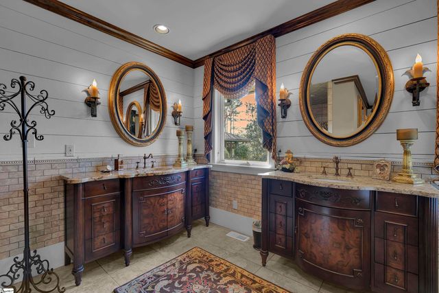 121 Montgomery Drive, Spartanburg, SC 29302