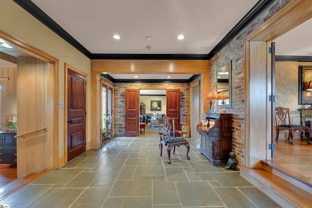 121 Montgomery Drive, Spartanburg, SC 29302