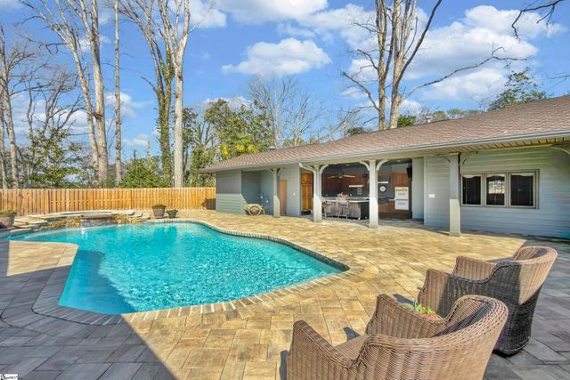 121 Montgomery Drive, Spartanburg, SC 29302