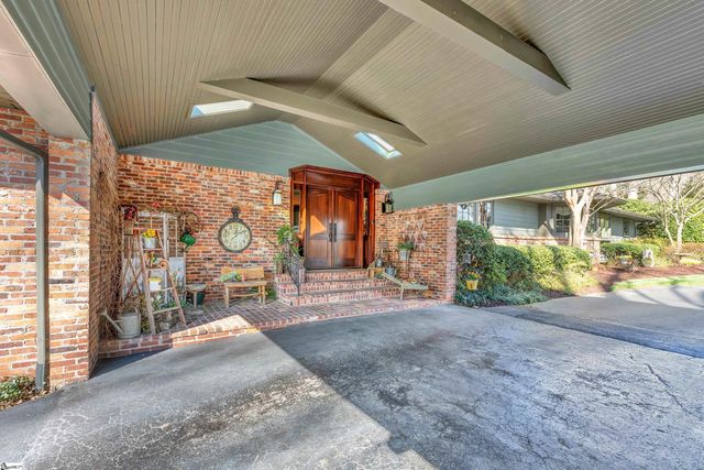 121 Montgomery Drive, Spartanburg, SC 29302