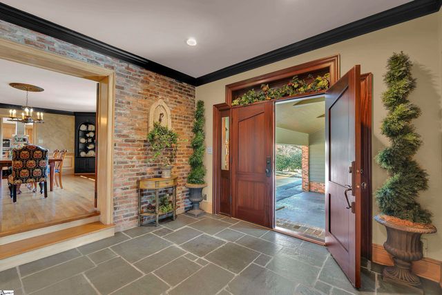 121 Montgomery Drive, Spartanburg, SC 29302