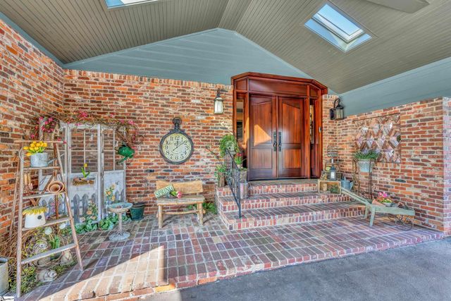 121 Montgomery Drive, Spartanburg, SC 29302