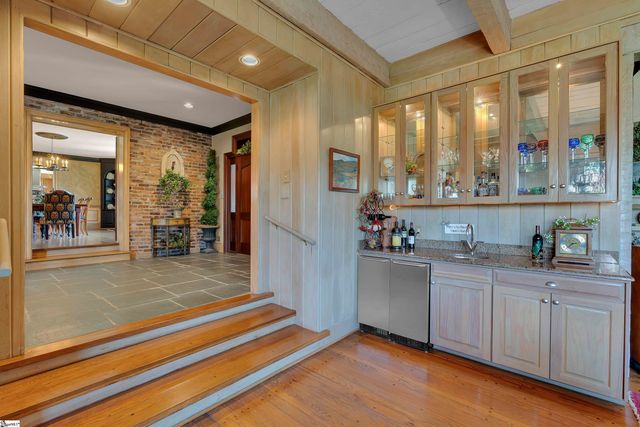 121 Montgomery Drive, Spartanburg, SC 29302