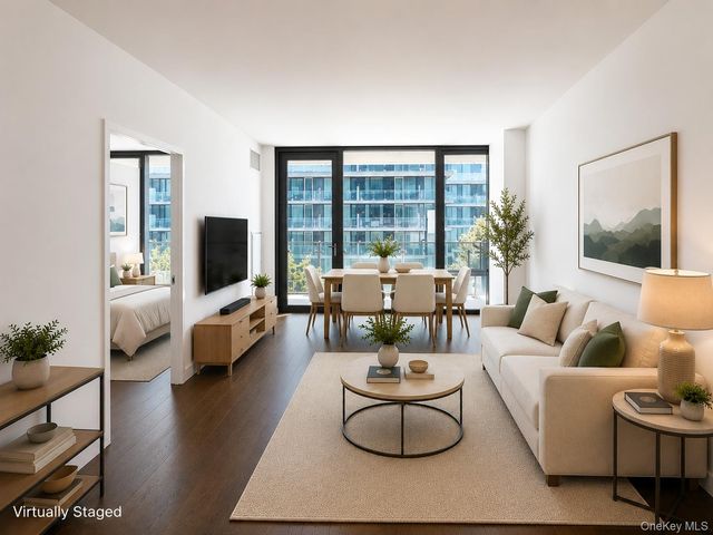 131-05 40th Road 10L, Flushing, NY 11354