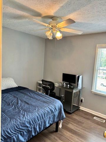 403 Hickory Walk, Woodstock, GA 30188