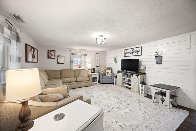 2753 State Hwy 829, Albany, KY 42602