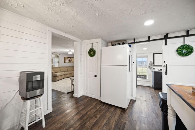 2753 State Hwy 829, Albany, KY 42602